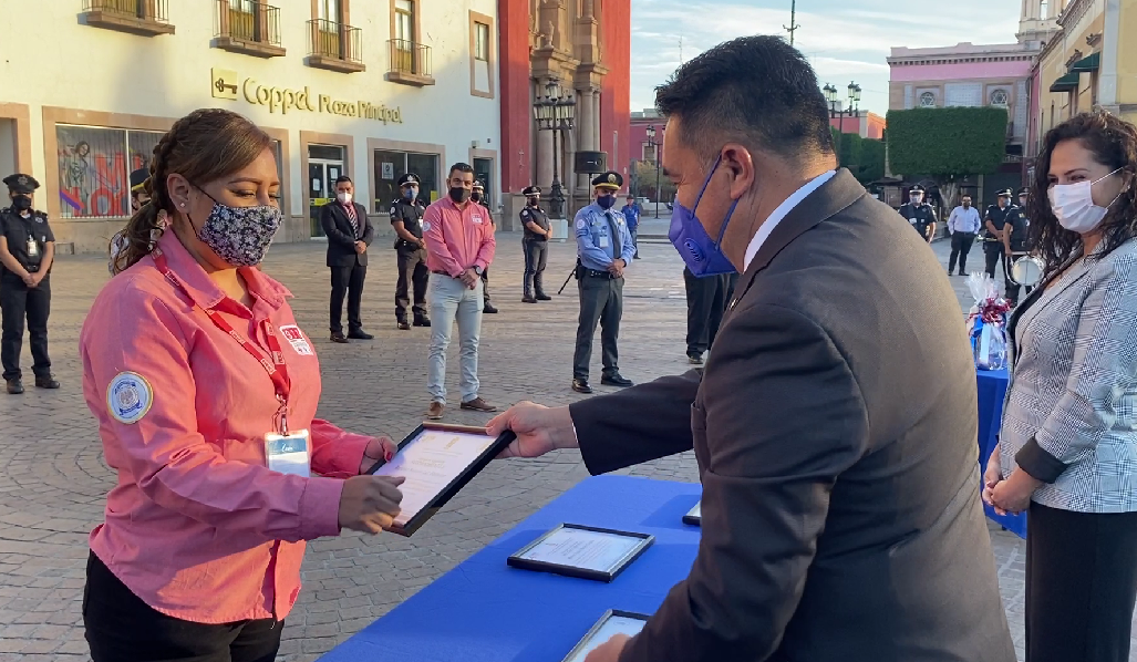TV4 Noticias Guanajuato | Reconocen a elementos de Seguridad de León ...