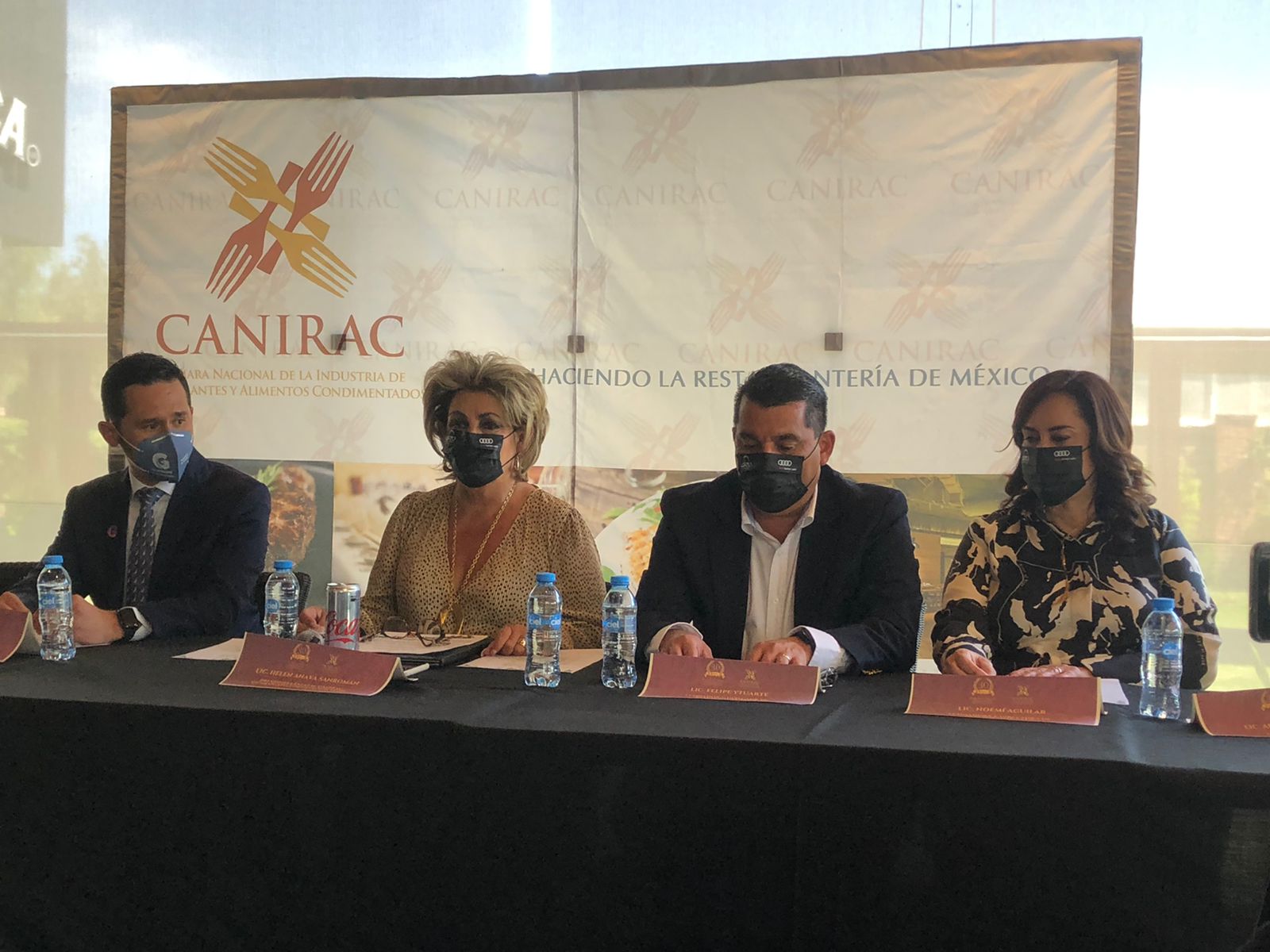TV4 Noticias Guanajuato | Restaurantero respaldan nueva estrategia de ...