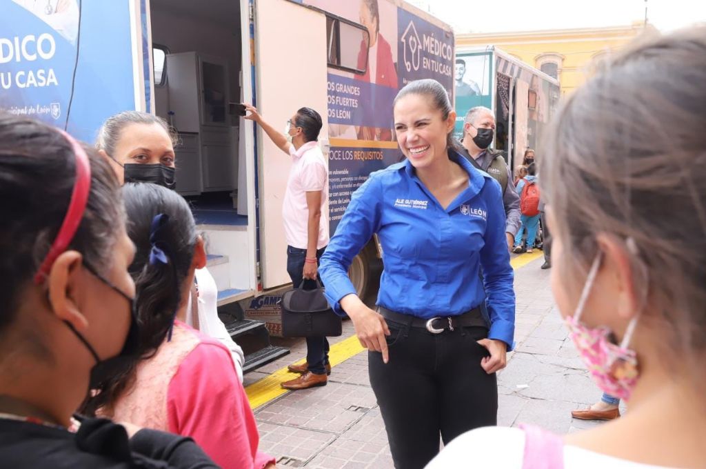 TV4 Noticias Guanajuato | Llevan feria de servicios médicos a los leoneses