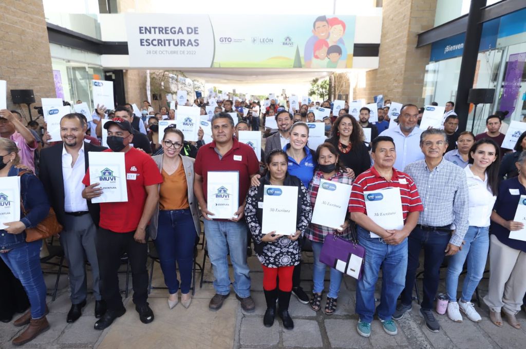 TV4 Noticias Guanajuato | Benefician a familias leonesas con entrega de ...