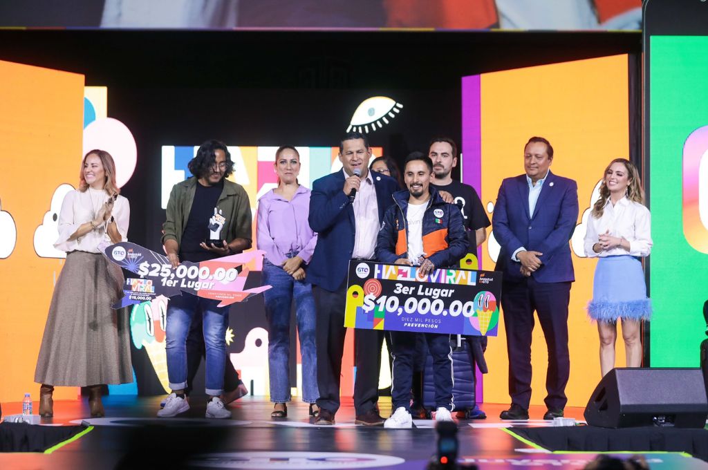 TV4 Noticias Guanajuato | Premian a jóvenes influencers