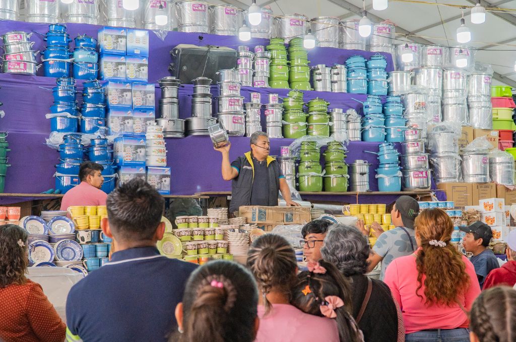 TV4 Noticias Guanajuato | Invitan ‘gritones’ de la Feria a remates de ...