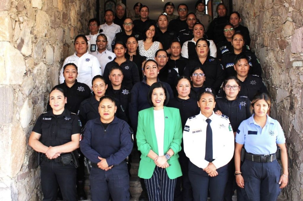 TV4 Noticias Guanajuato | Busca Estado crear mujeres líderes en seguridad