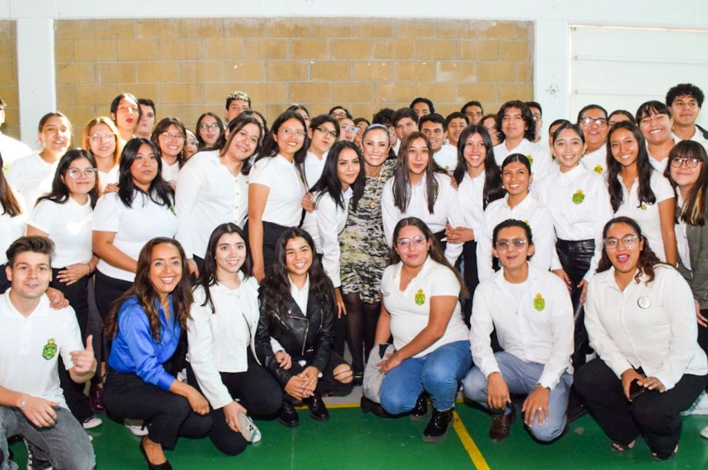 TV4 Noticias Guanajuato | Reconocen a la maestra Carmen García en ‘Soy ...
