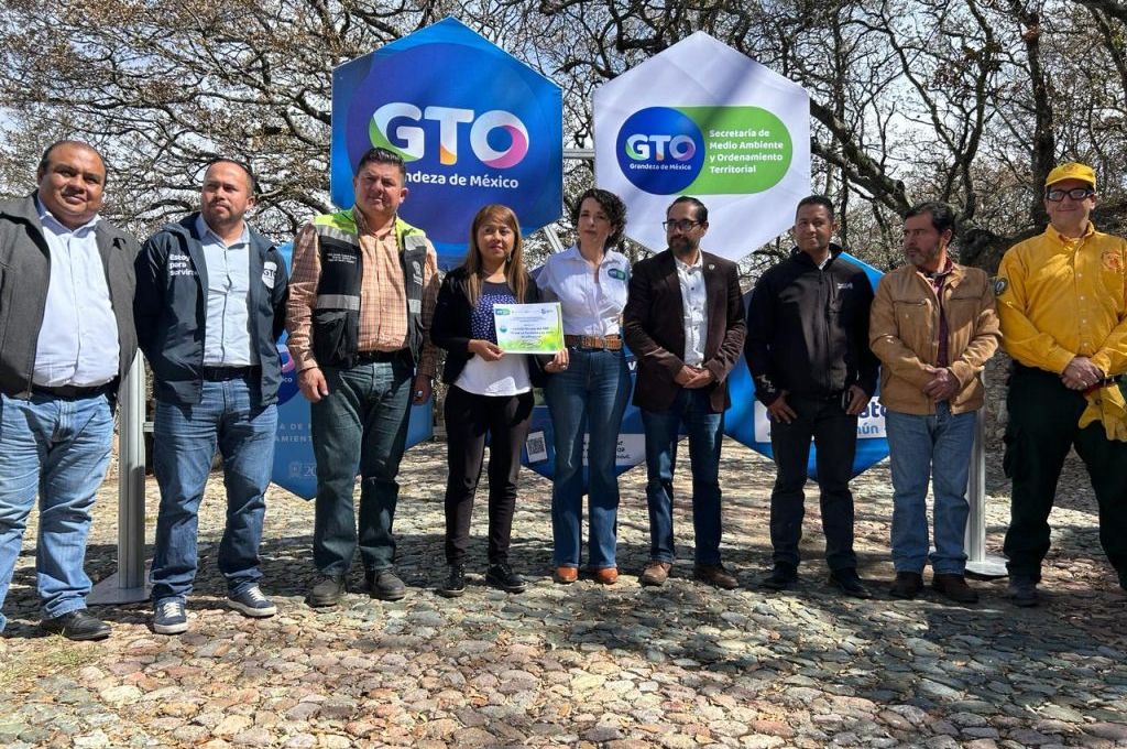 TV4 Noticias Guanajuato | Reconocen a miembros de Comités de Áreas ...
