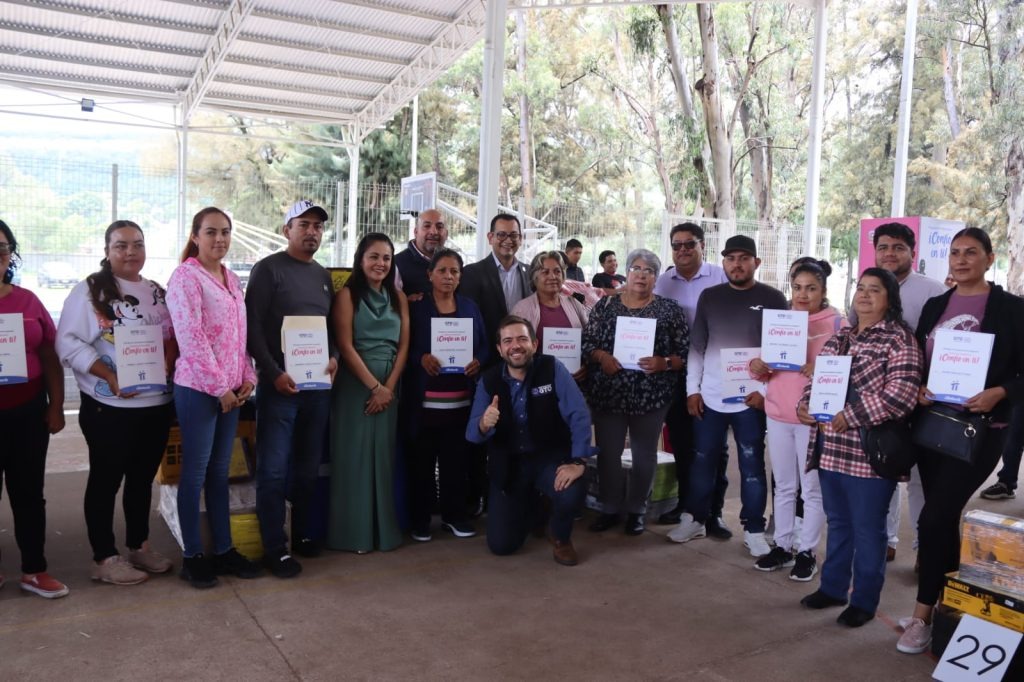 TV4 Noticias Guanajuato | Entregan apoyos a emprendedores de Guanajuato