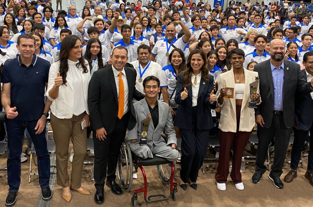 TV4 Noticias Guanajuato | Reconocen el desempeño deportivo de jóvenes ...